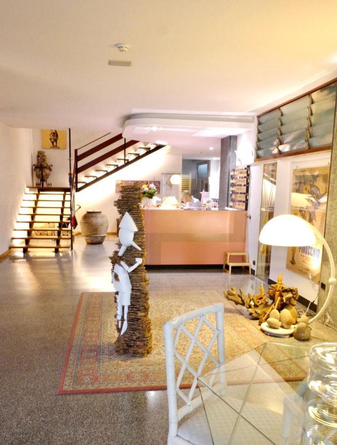 Hotel Pinocchio كاتوليكا المظهر الخارجي الصورة